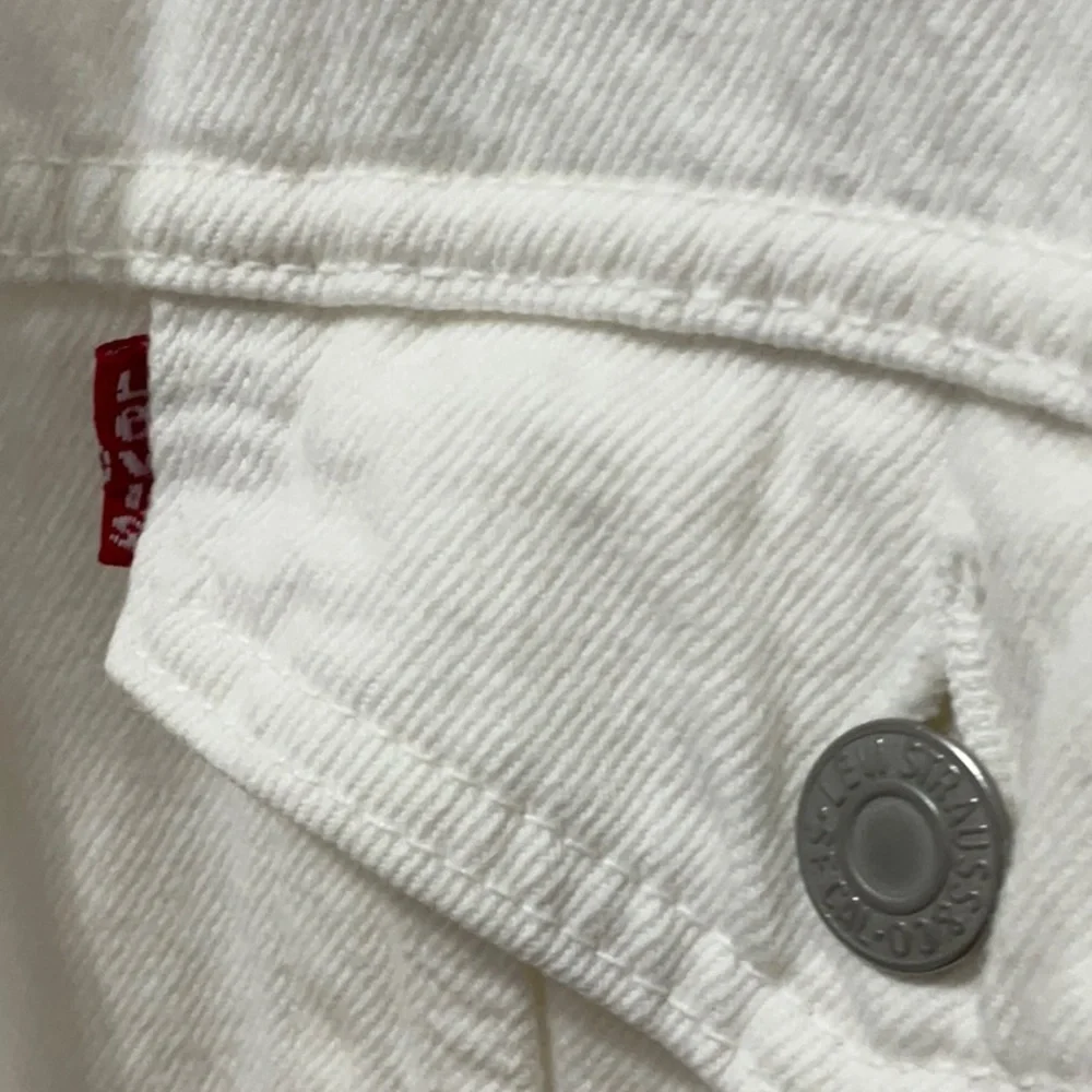 Levi's Trucker Jacket White Denim Men’s Size XL - Picture 3 of 9